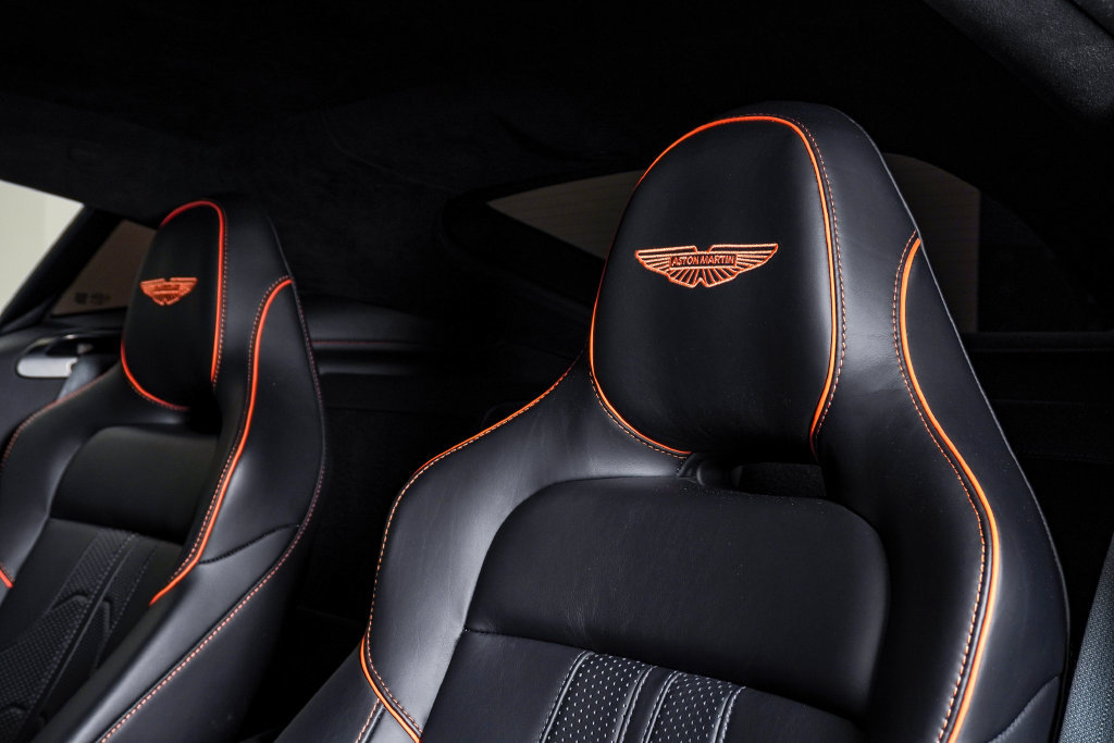 Used 2025 Aston Martin V8 Vantage Coupe RWD image 21