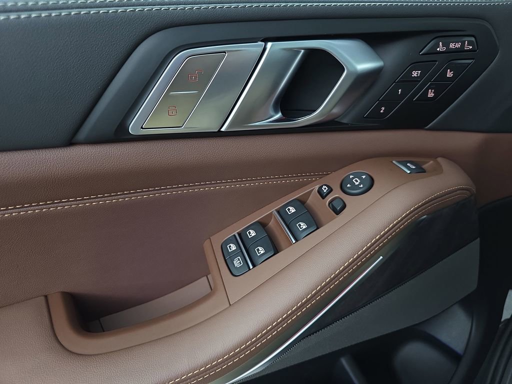 New 2026 BMW X7 xDrive40i w/ Executive Package image 28