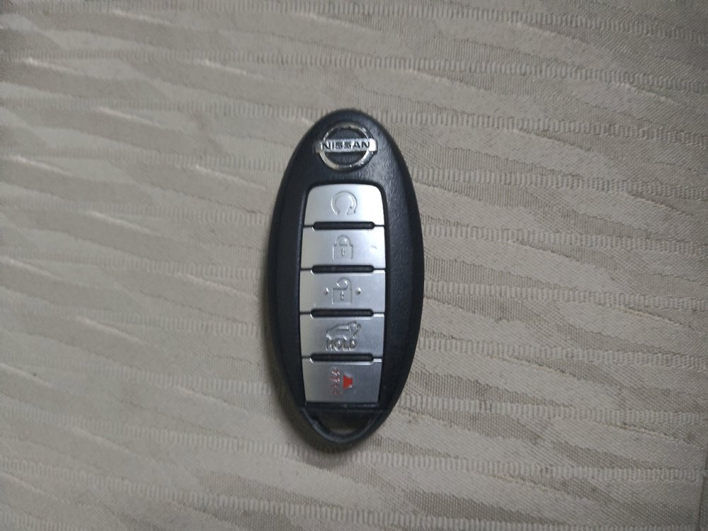 Used 2018 Nissan Rogue SV image 32