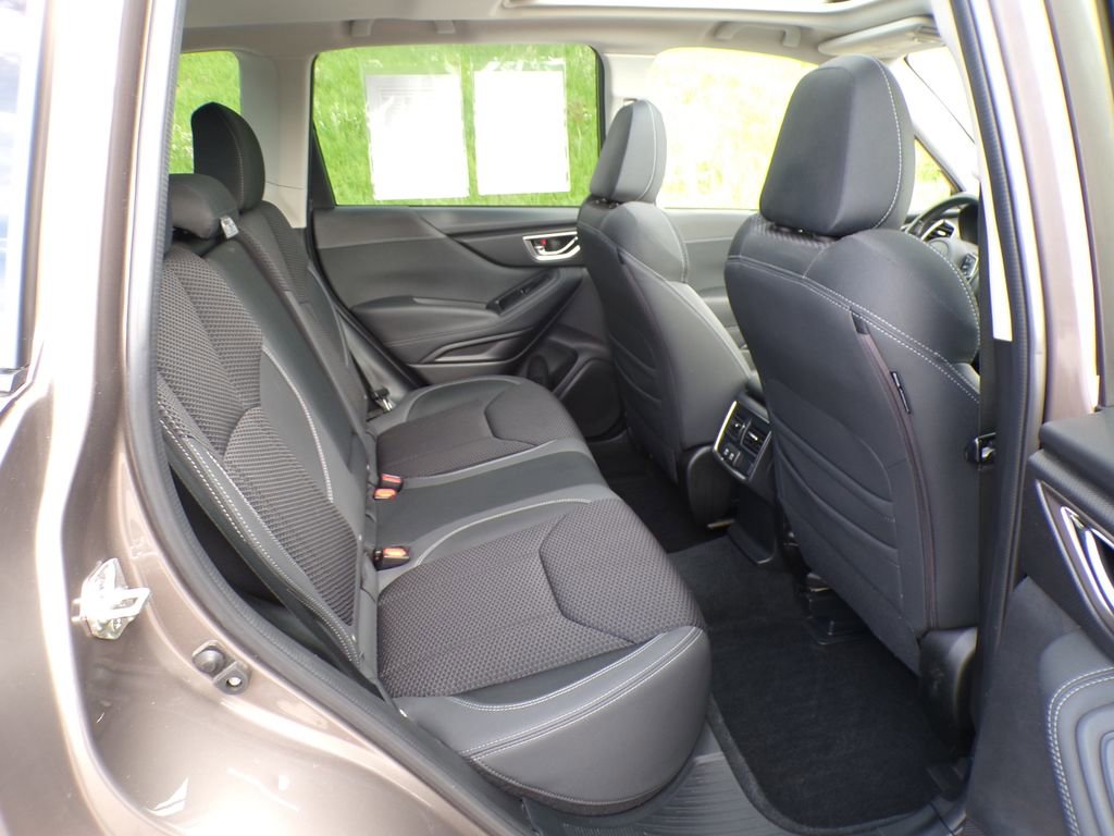 Used 2022 Subaru Forester Premium AWD/4WD image 17