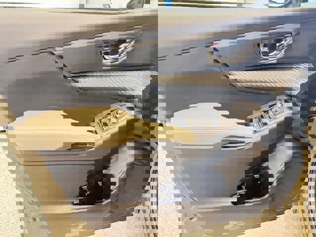 Used 2024 Subaru Ascent Premium w/ Convenience Package image 20