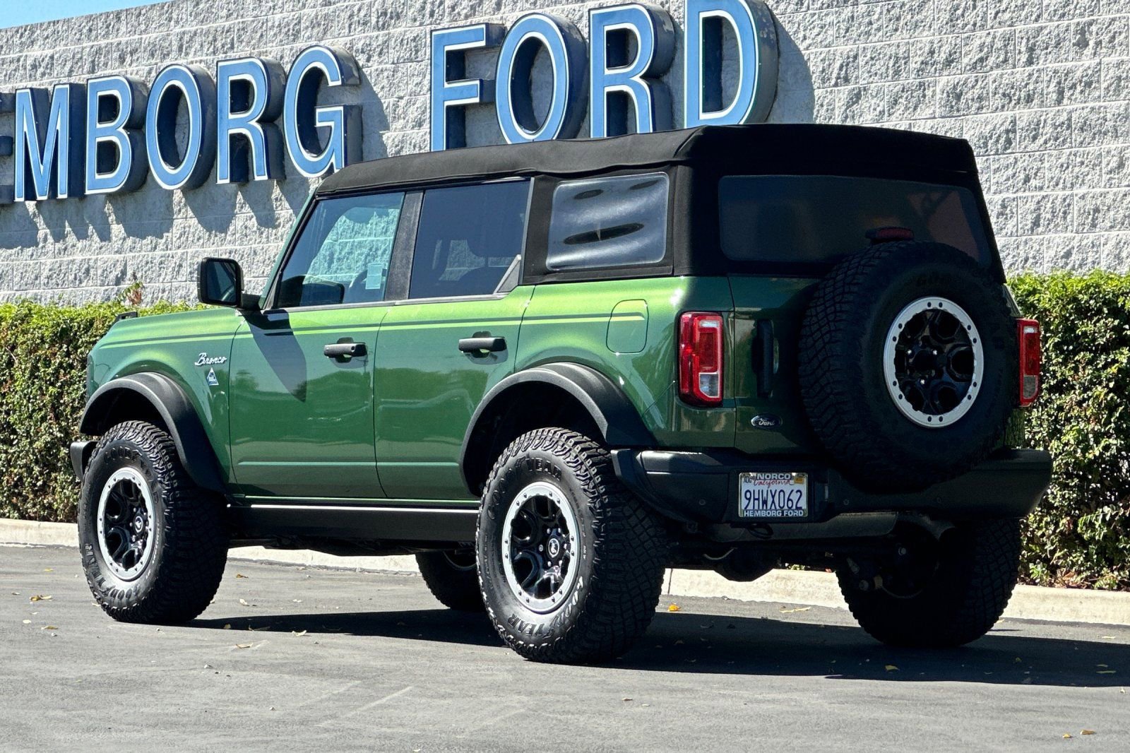 Used 2023 Ford Bronco Black Diamond w/ Sasquatch Package image 6