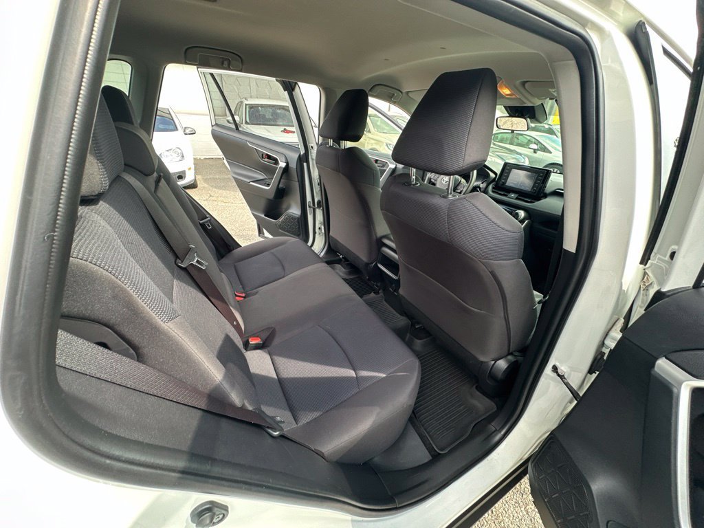 Used 2019 Toyota RAV4 LE w/ All Weather Liner Package AWD/4WD image 28