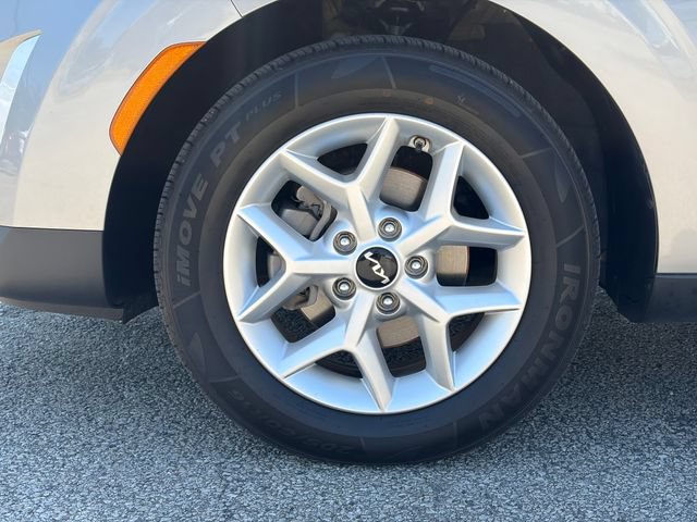 Certified 2023 Kia Soul LX w/ LX Technology Package FWD image 7