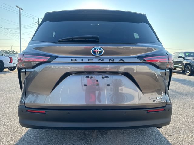 Used 2022 Toyota Sienna XLE FWD image 5