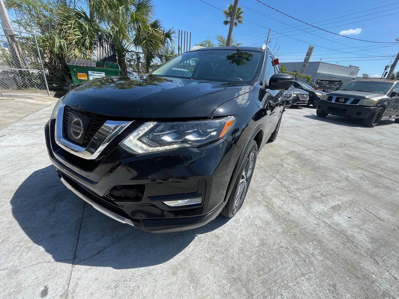Used 2017 Nissan Rogue SL w/ SL Premium Package AWD/4WD image 3