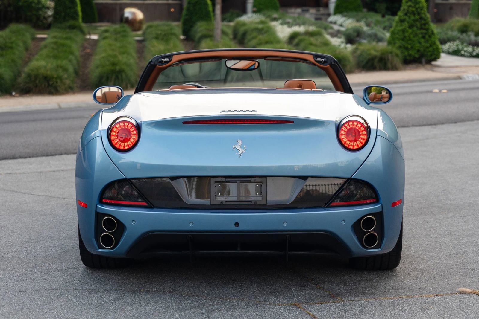 Used 2010 Ferrari California RWD image 7