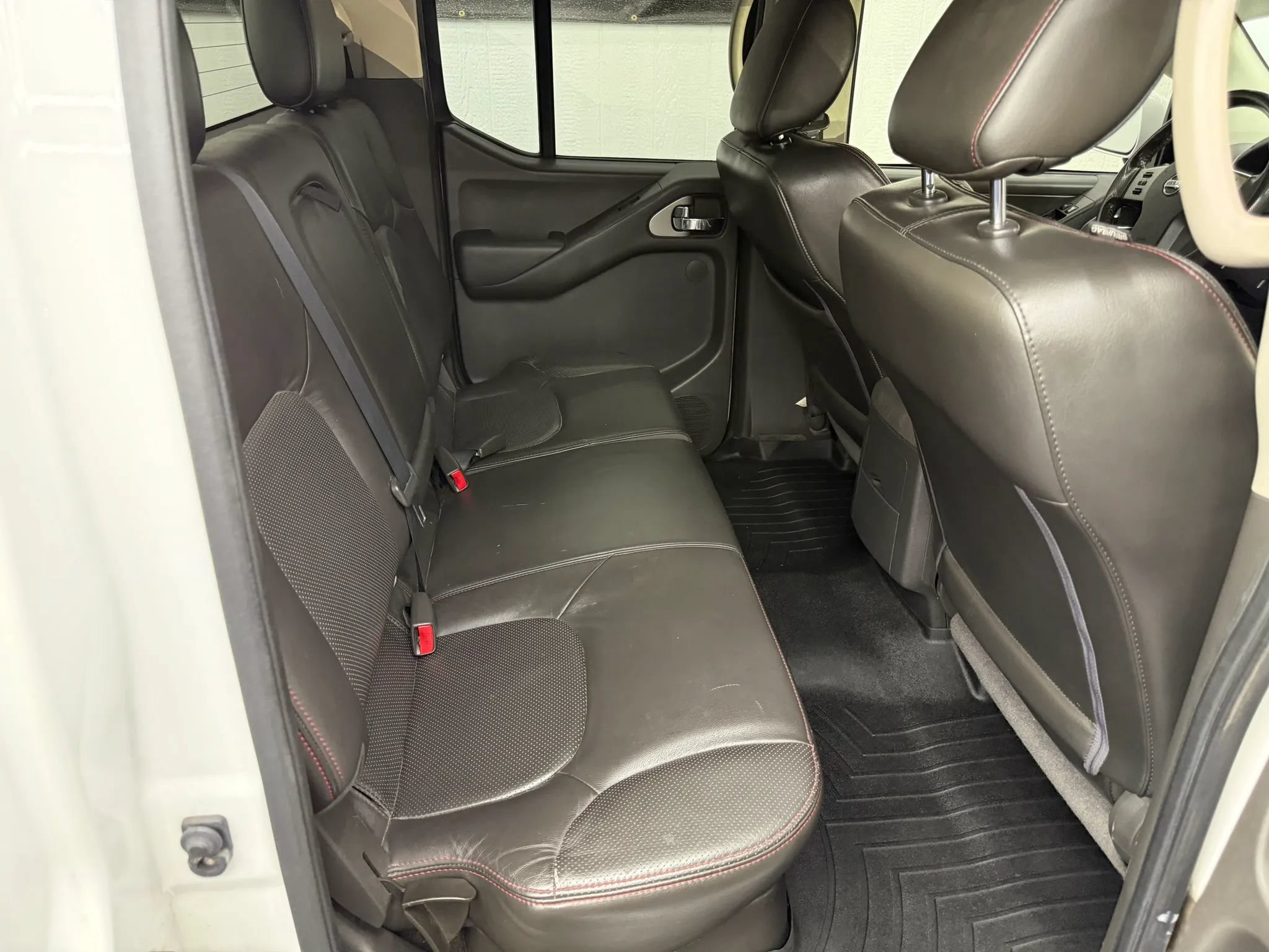 Used 2011 Nissan Frontier PRO-4X w/ Pro-4x Luxury Pkg AWD/4WD image 9