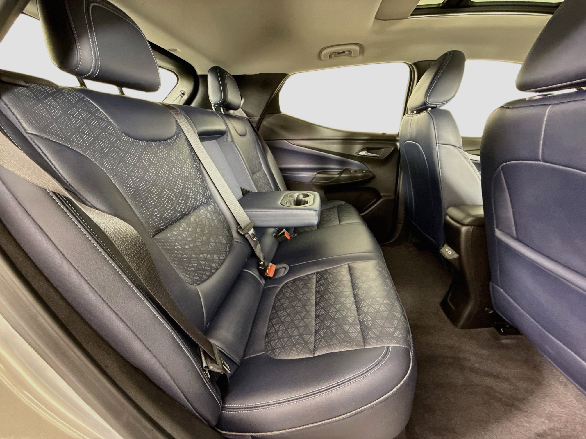 Used 2022 Chevrolet Bolt EUV Premier w/ Sun & Sound Package FWD image 29