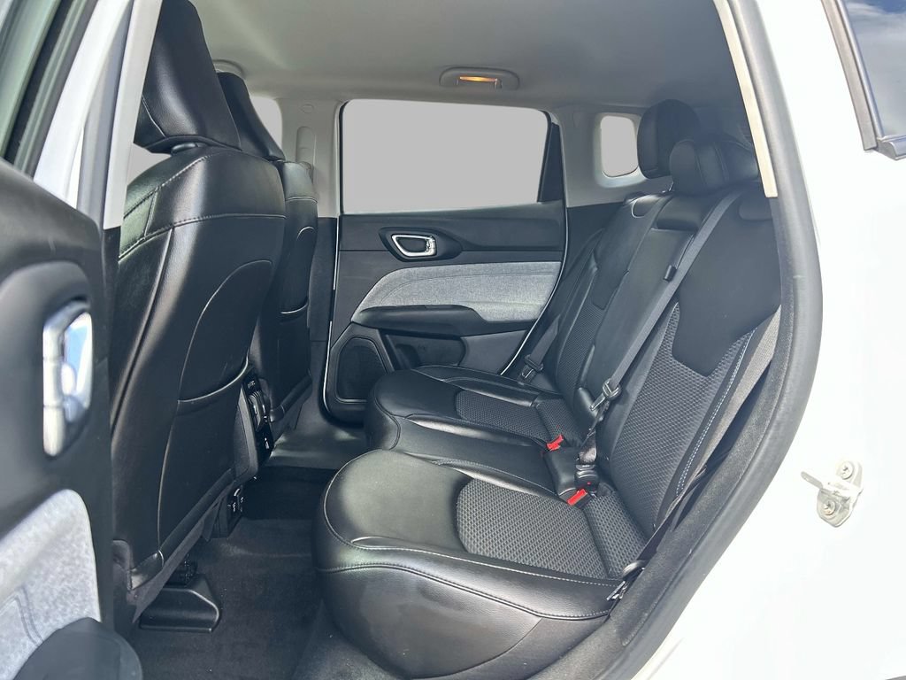 Used 2022 Jeep Compass Latitude w/ Convenience Group AWD/4WD image 16