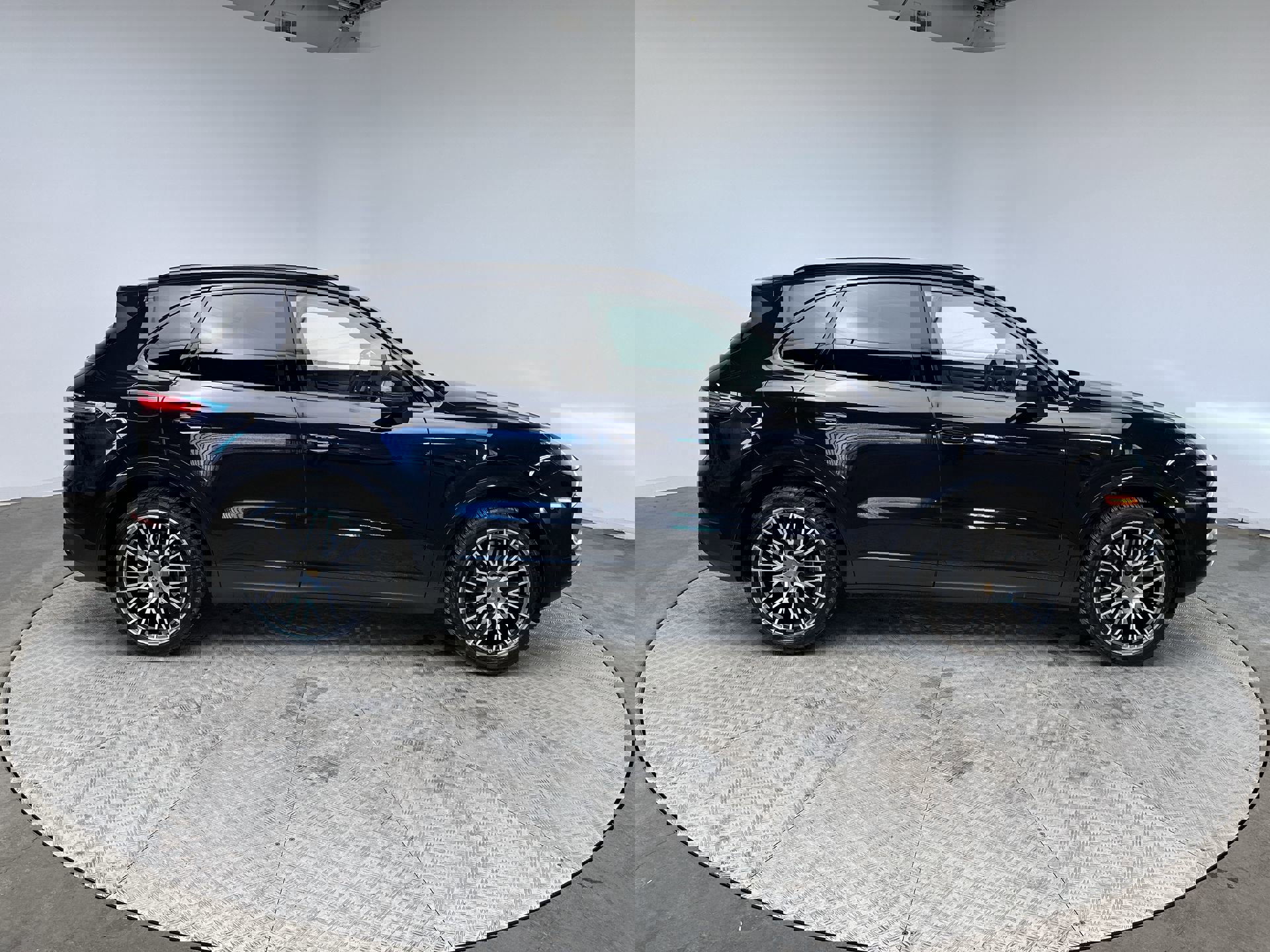 Used 2023 Porsche Cayenne image 10