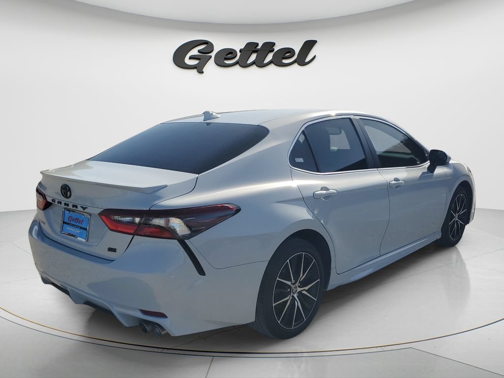 Used 2023 Toyota Camry SE w/ Convenience Package FWD image 5