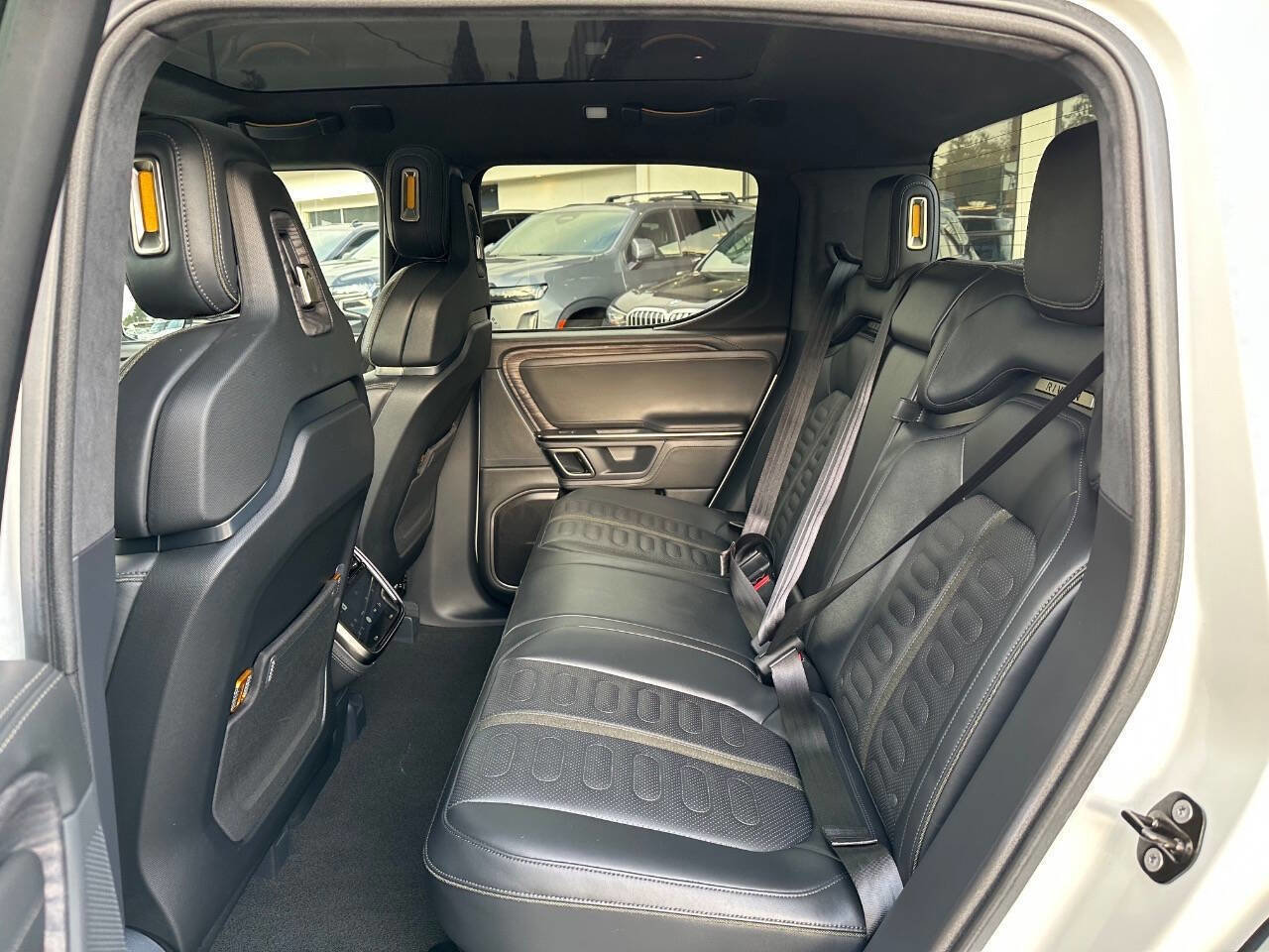 Used 2022 Rivian R1T Launch Edition image 28