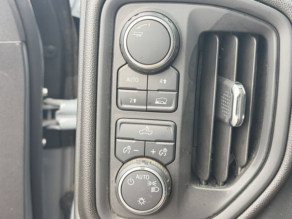 Used 2024 Chevrolet Silverado 1500 Custom w/ Turbomax Blackout Package AWD/4WD image 20