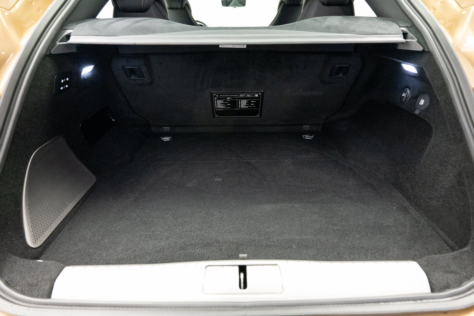 Used 2025 Ferrari Purosangue AWD/4WD image 47