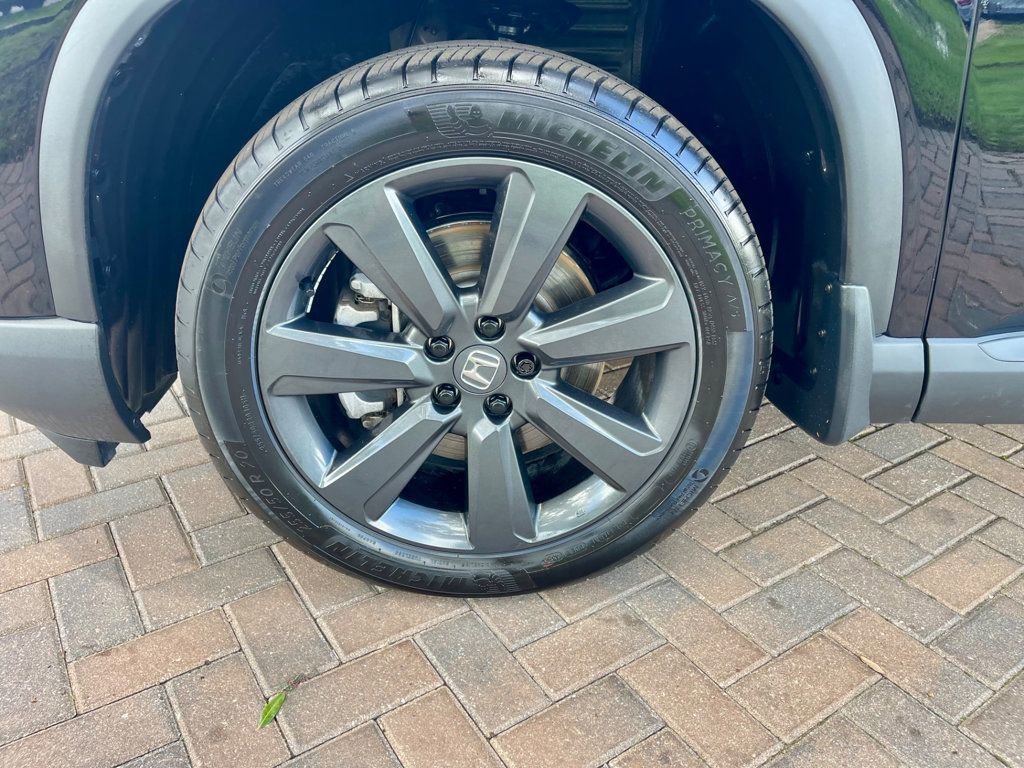 Used 2025 Honda Pilot Sport image 10