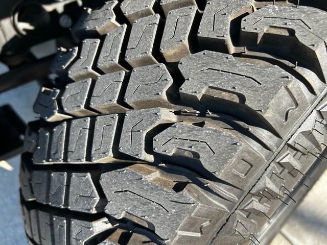 Used 2023 Jeep Gladiator Willys image 37