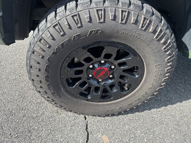 Used 2021 Toyota Tacoma TRD Sport w/ Technology Package image 8