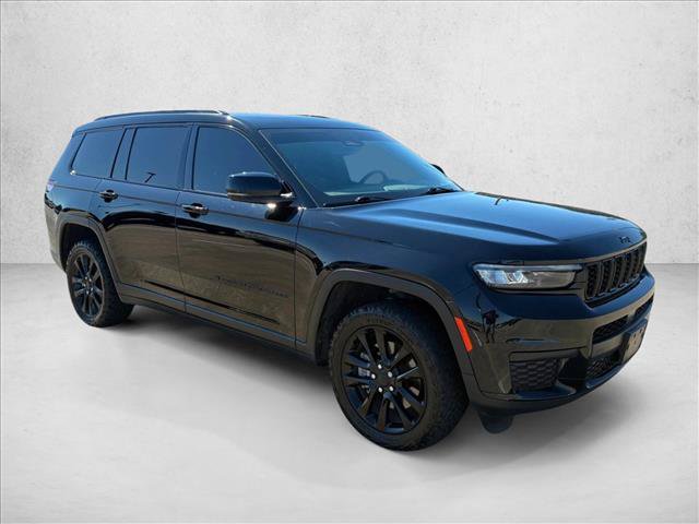 Used 2024 Jeep Grand Cherokee L Altitude AWD/4WD image 3