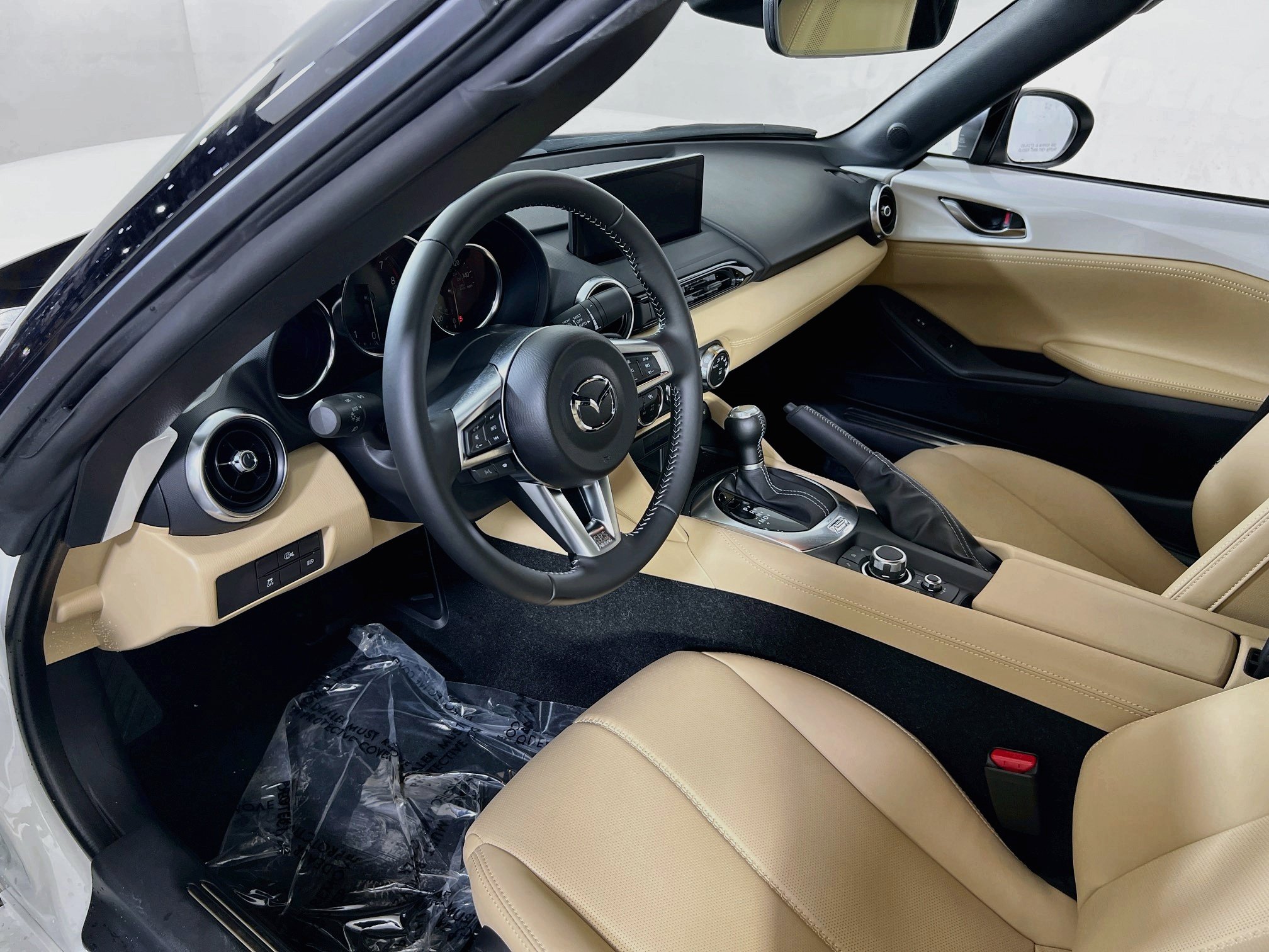 Used 2026 MAZDA MX-5 Miata Grand Touring w/ Weather Package RWD image 9