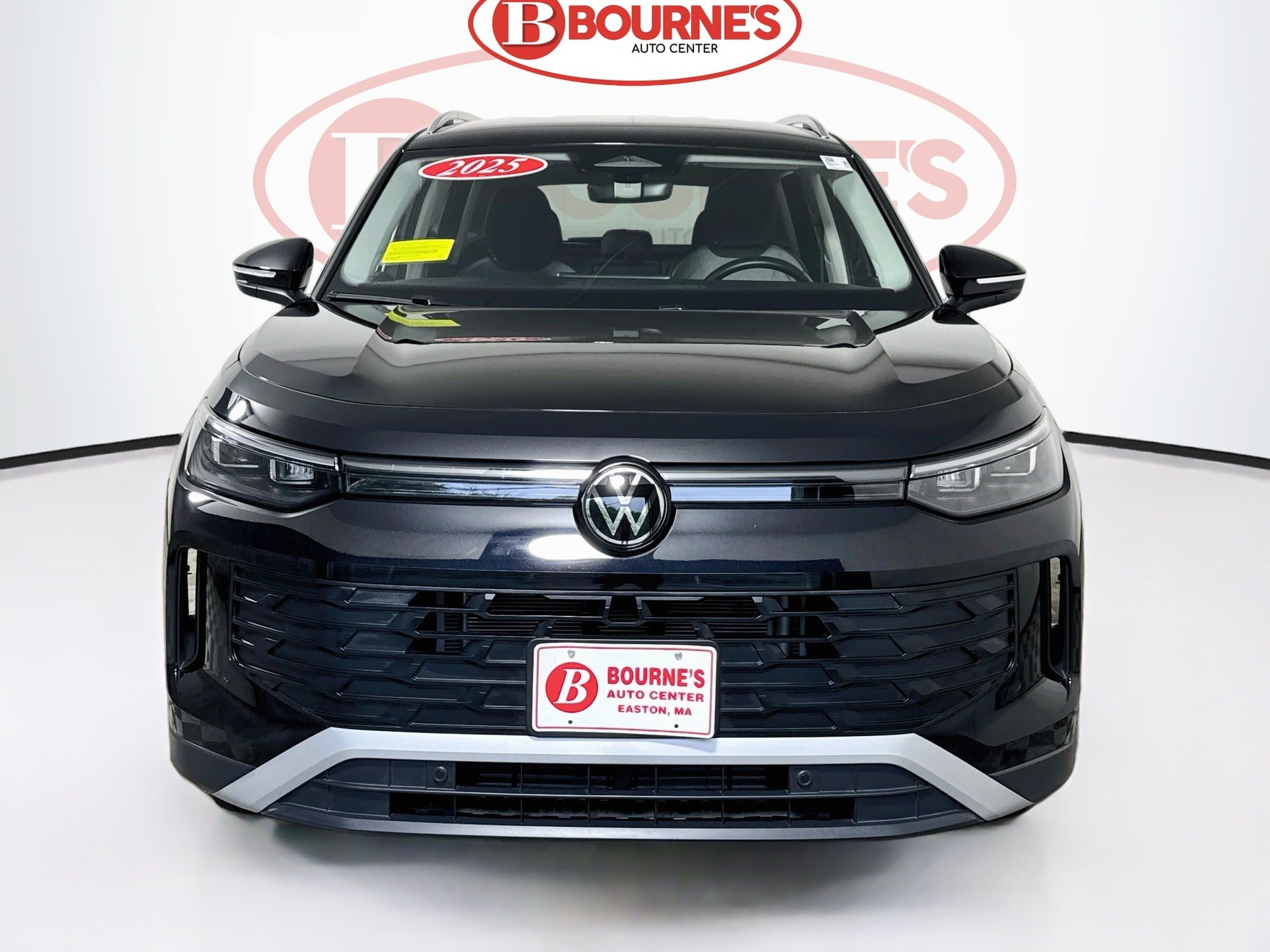Used 2025 Volkswagen Tiguan S AWD/4WD image 4