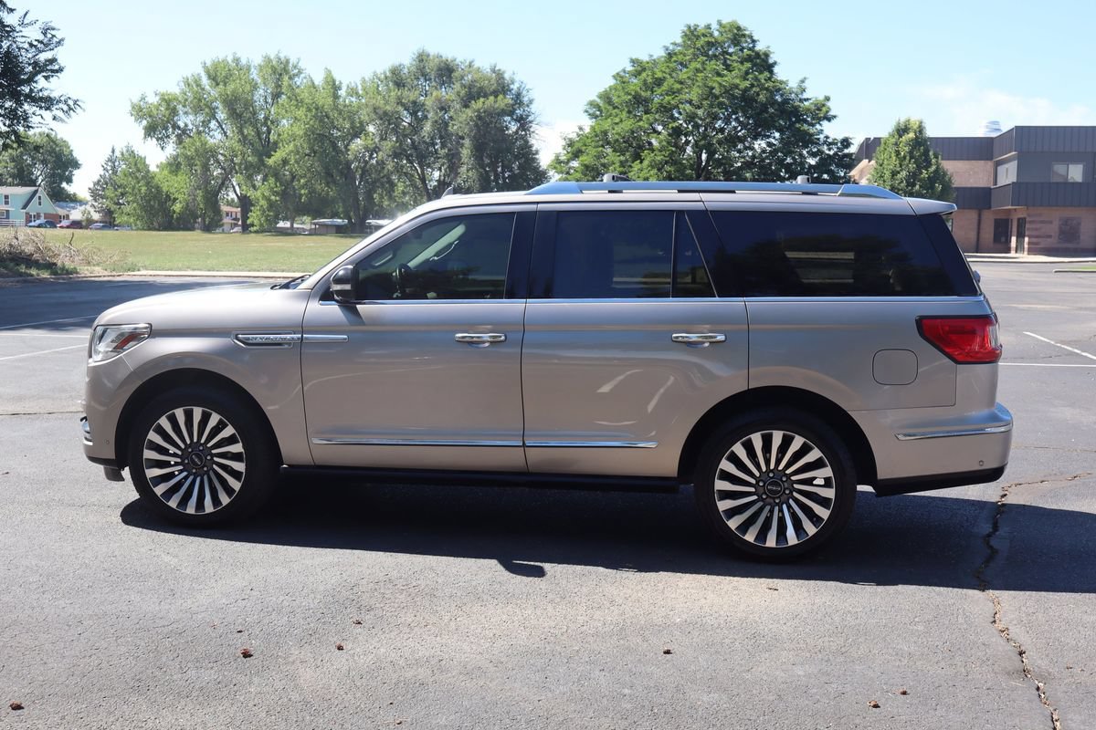 Used 2018 Lincoln Navigator Reserve w/ Technology Package AWD/4WD image 9