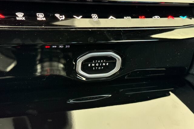 New 2026 Jeep Grand Cherokee Limited w/ Limited Altitude Package AWD/4WD image 20