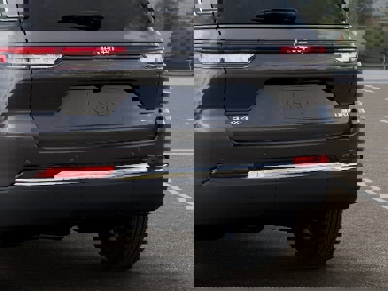 New 2026 Jeep Grand Cherokee Limited w/ Luxury Tech Group II image 13