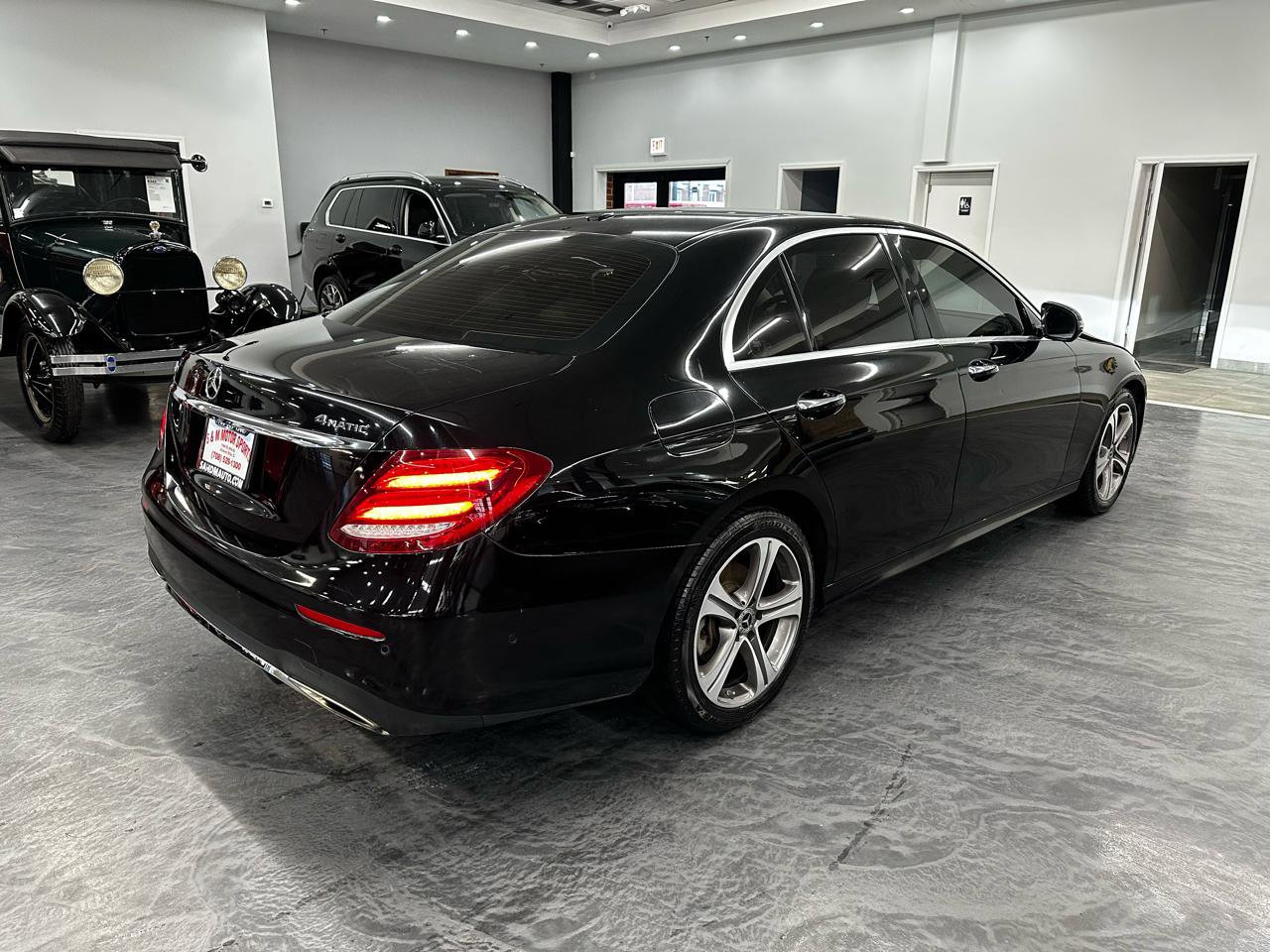 Used 2019 Mercedes-Benz E 300 4MATIC w/ Premium 1 Package image 5