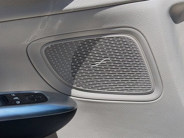 Used 2025 Mercedes-Benz C 300 4MATIC Sedan image 24