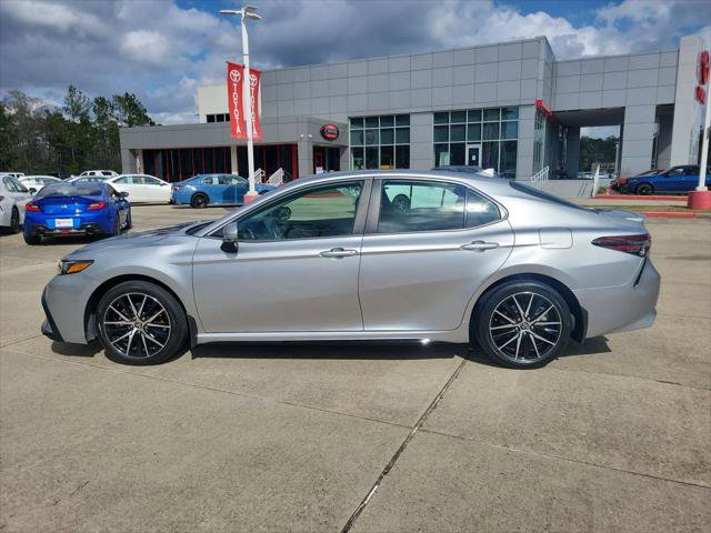 Certified 2024 Toyota Camry SE w/ Convenience Package image 2