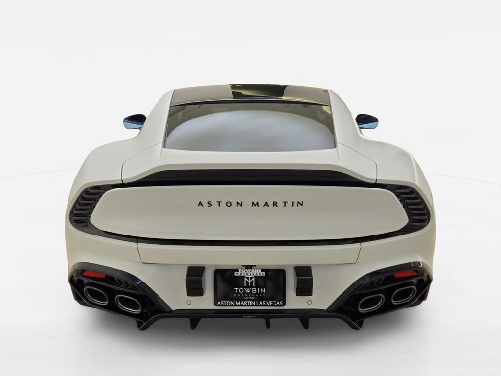 Used 2025 Aston Martin Vanquish RWD image 10