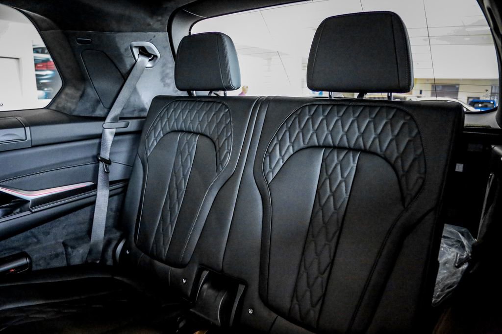 New 2026 BMW ALPINA XB7 image 31