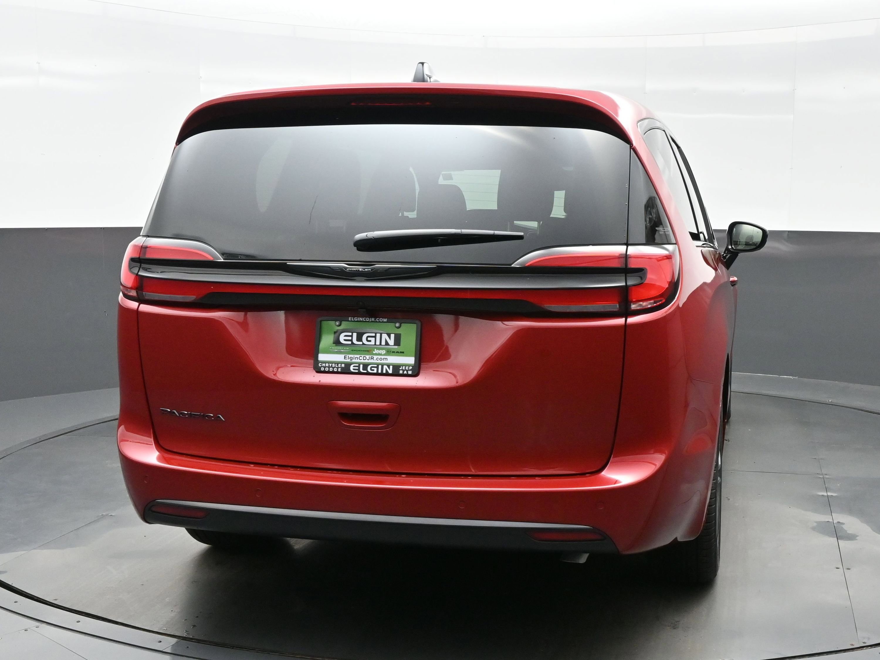 New 2026 Chrysler Pacifica Select image 5