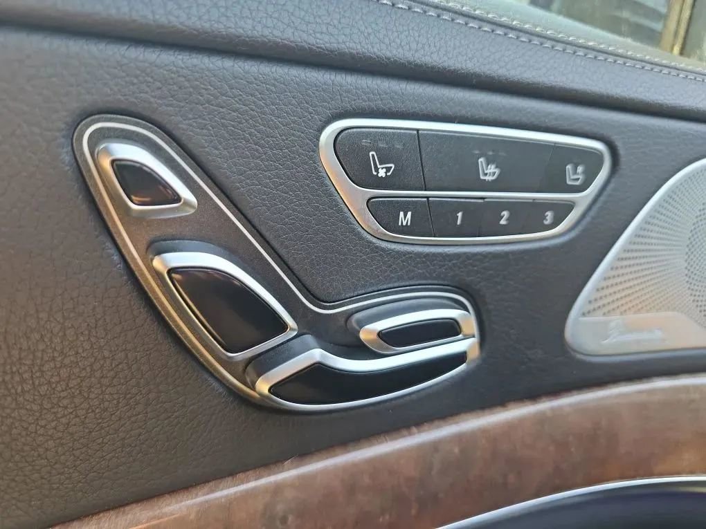 Used 2016 Mercedes-Benz S 550 Sedan image 25