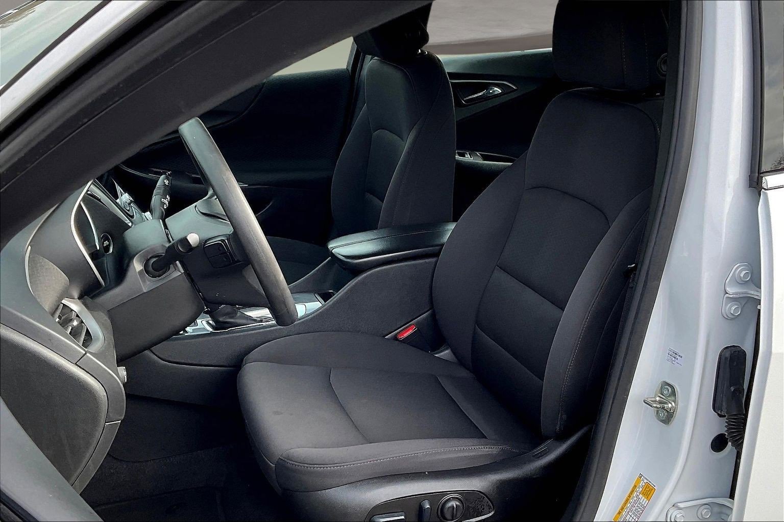 Used 2023 Chevrolet Malibu LT image 21