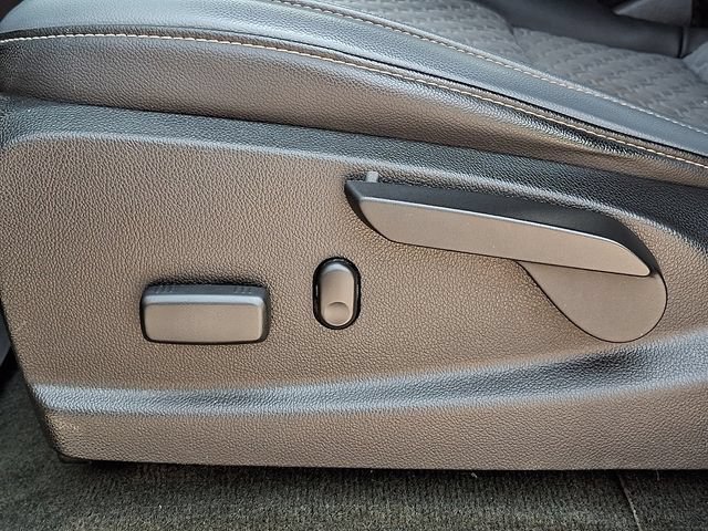 Used 2017 Chevrolet Colorado Z71 AWD/4WD image 21