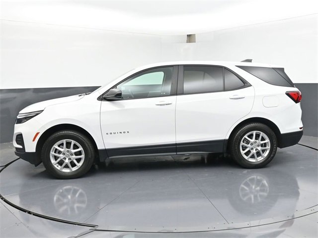 Used 2023 Chevrolet Equinox LS image 4