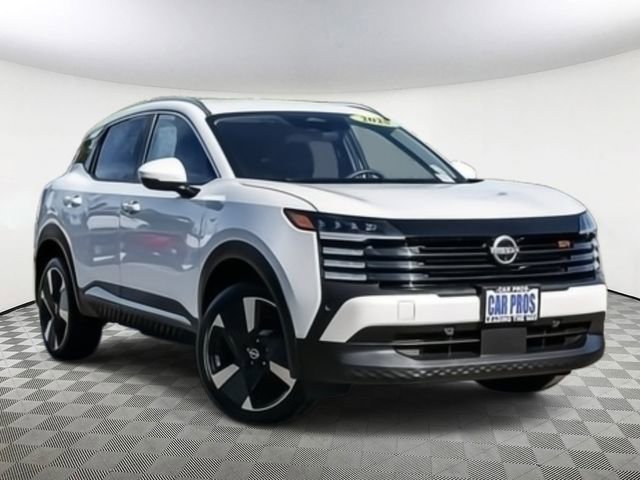 Used 2025 Nissan Kicks SR image 2