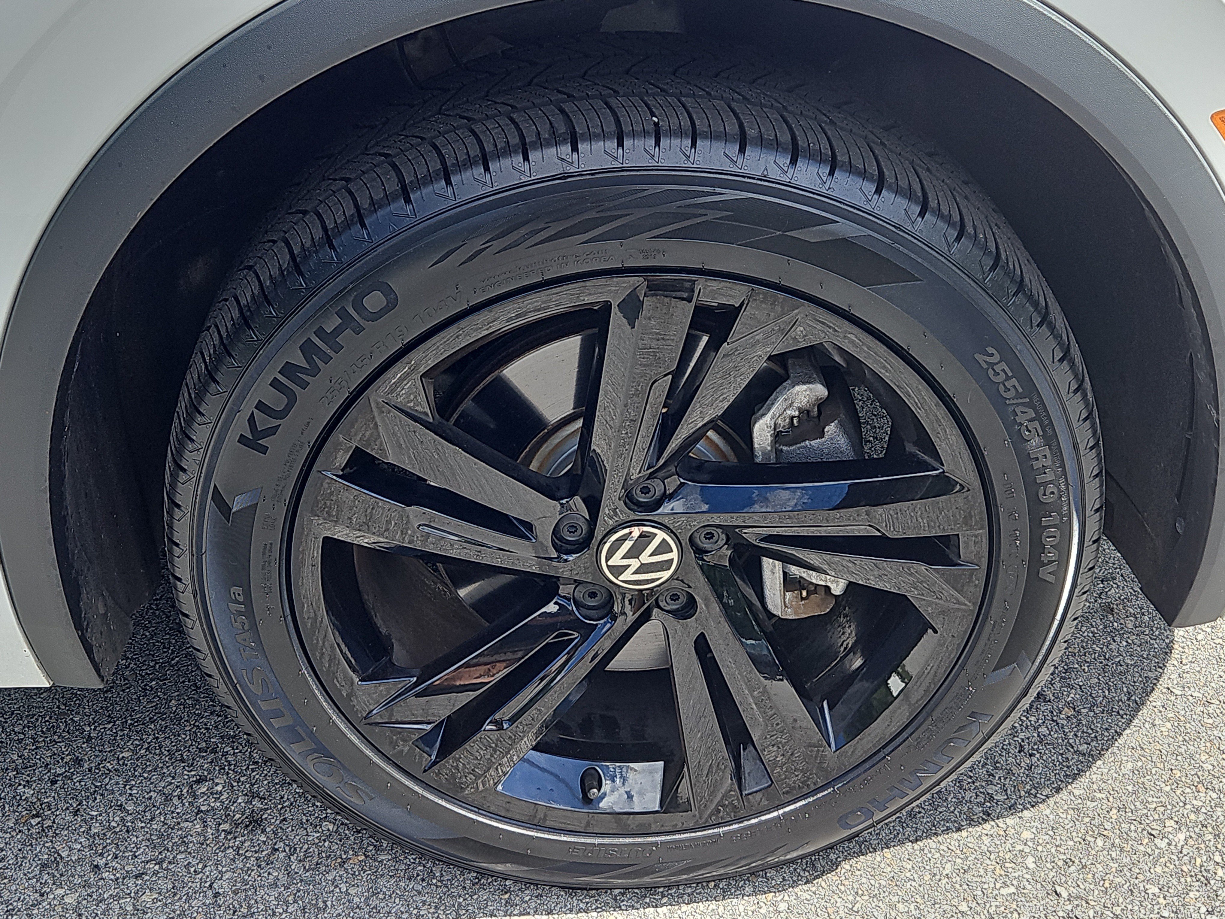 Certified 2024 Volkswagen Tiguan SE R-Line AWD/4WD image 31