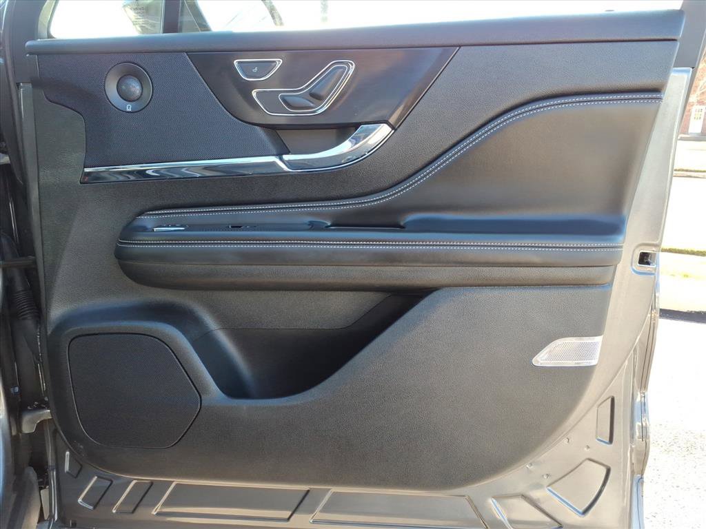 Certified 2021 Lincoln Corsair Reserve w/ Equipment Group 201A image 13