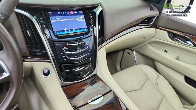 Used 2015 Cadillac Escalade Luxury RWD image 46