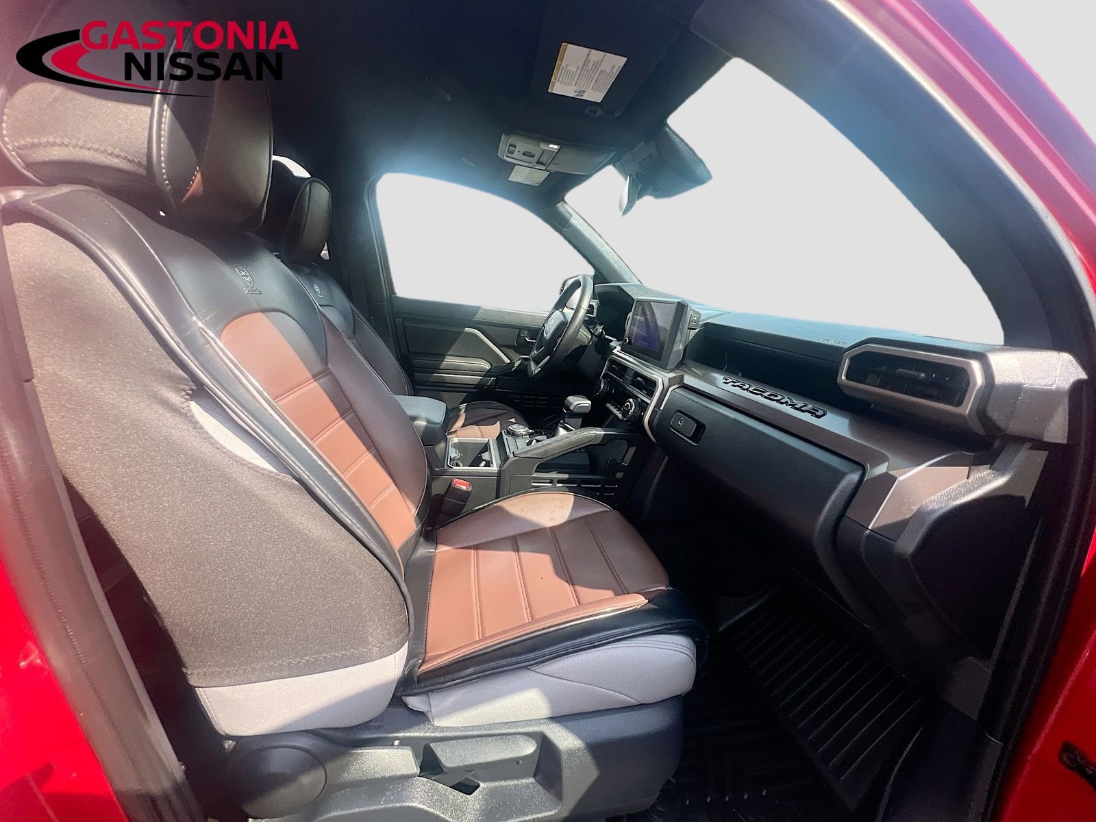 Used 2025 Toyota Tacoma SR5 image 36