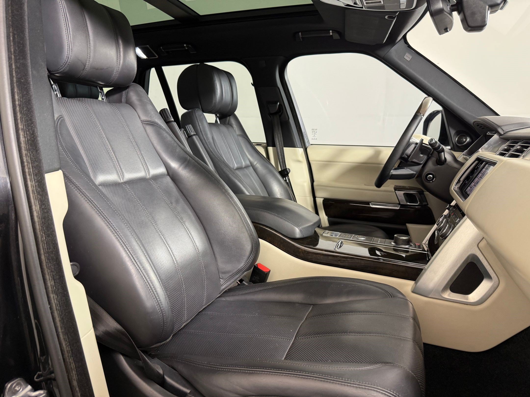 Used 2013 Land Rover Range Rover HSE AWD/4WD image 25