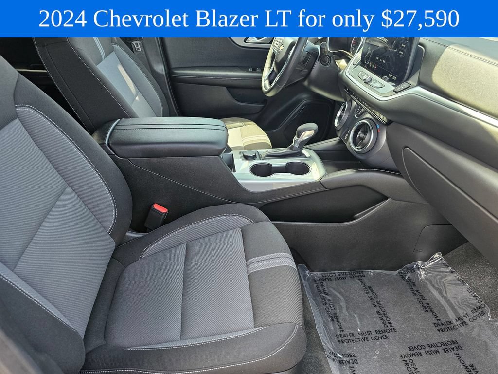 Used 2024 Chevrolet Blazer LT FWD image 11