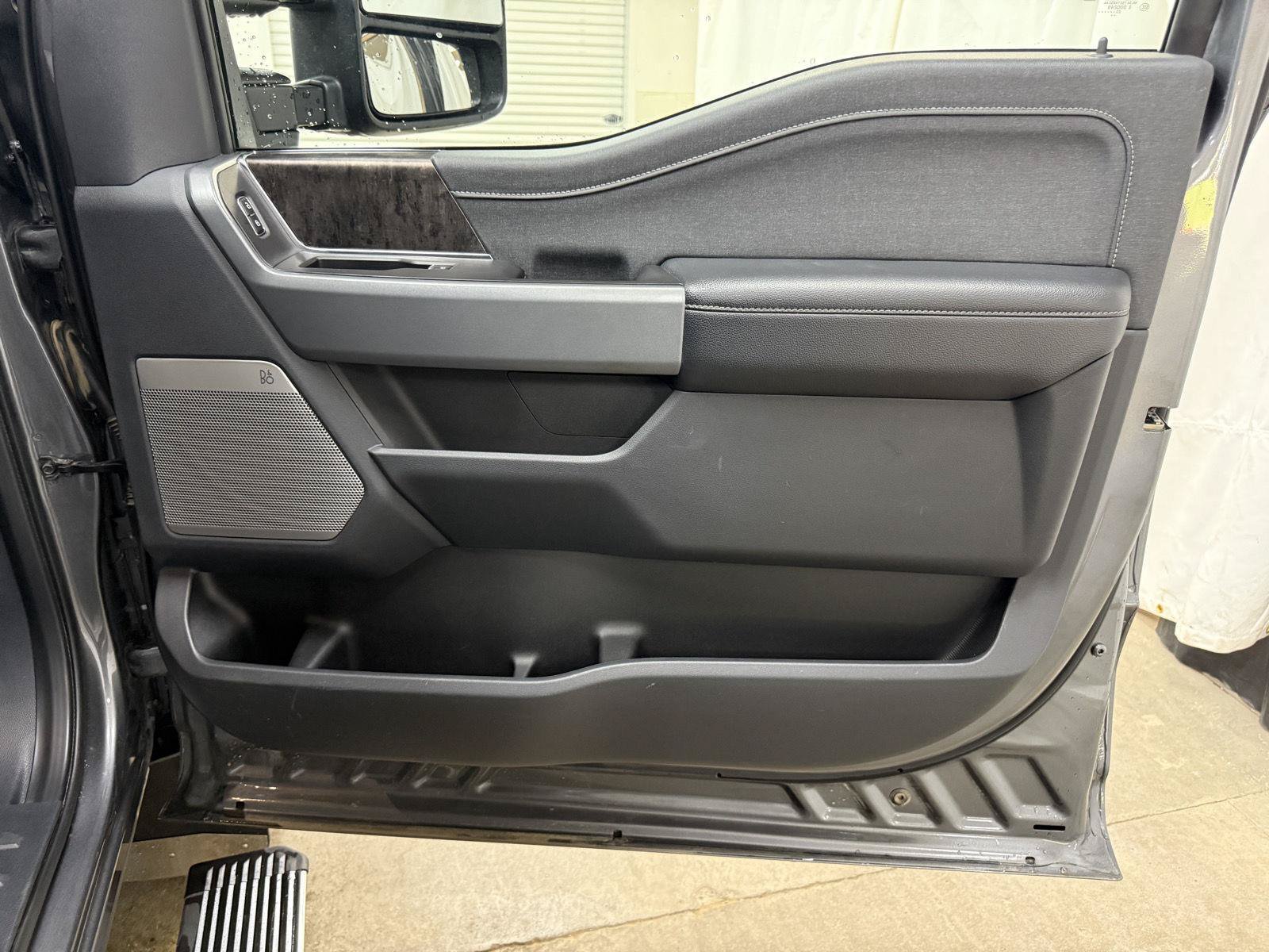 Used 2023 Ford F250 Lariat w/ Lariat Ultimate Package AWD/4WD image 31