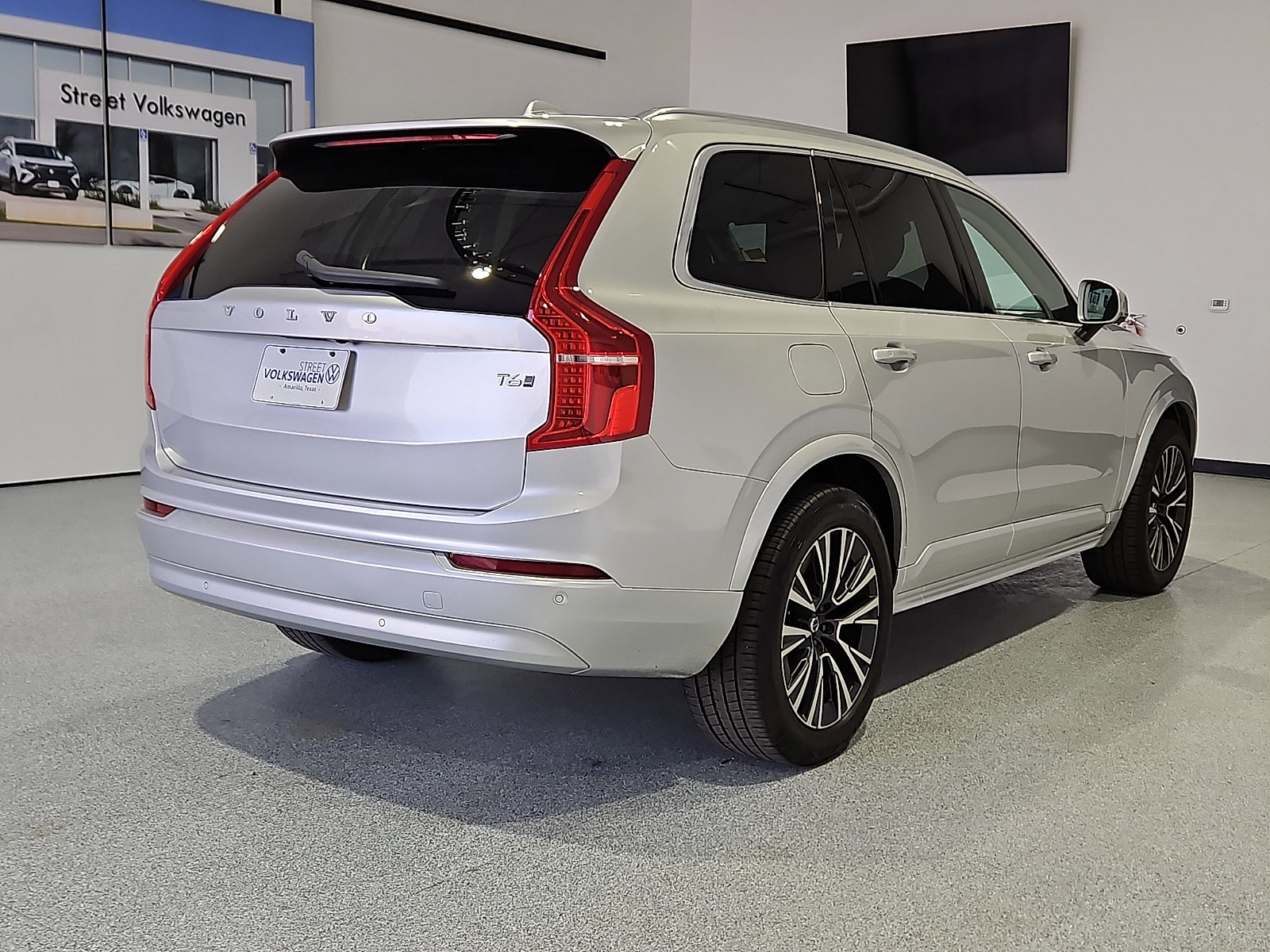 Used 2022 Volvo XC90 T6 Momentum AWD/4WD image 3