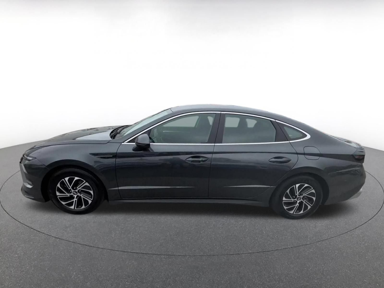 Used 2026 Hyundai Sonata Blue FWD image 9