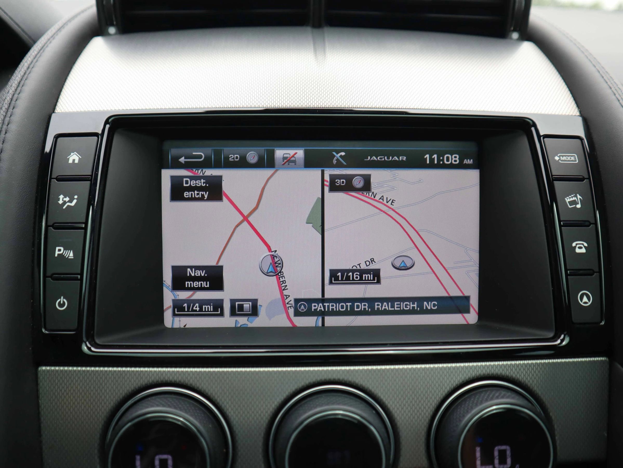 Used 2016 Jaguar F-TYPE Coupe image 21