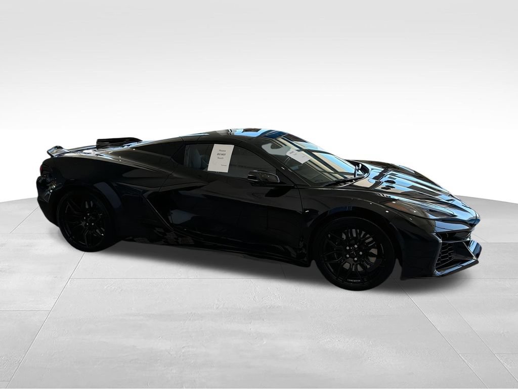 Used 2025 Chevrolet Corvette Z06 RWD image 5